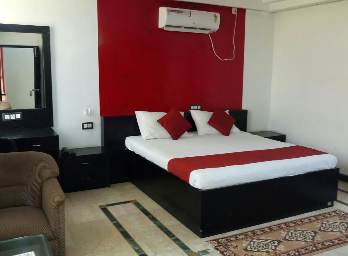 Sanjay Motels I Pvt Ltd Pura Raghunāth Eksteriør bilde